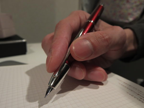 キャップレス 万年筆はノック式になるだけで最高に手軽で使いやすい ４