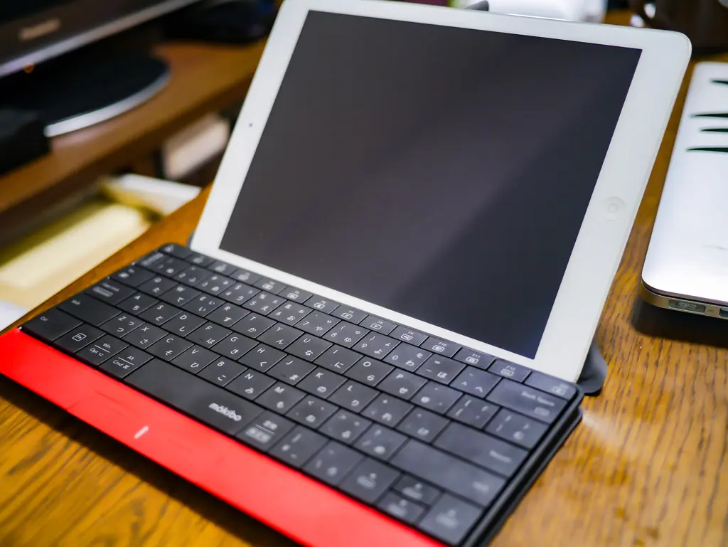 【１０％OFF】【ラクマエントリー】UNIQ タッチパッド内蔵 mokibo 10％OFF】【ラクマエントリー】UNIQ タッチパッド内蔵 mokibo